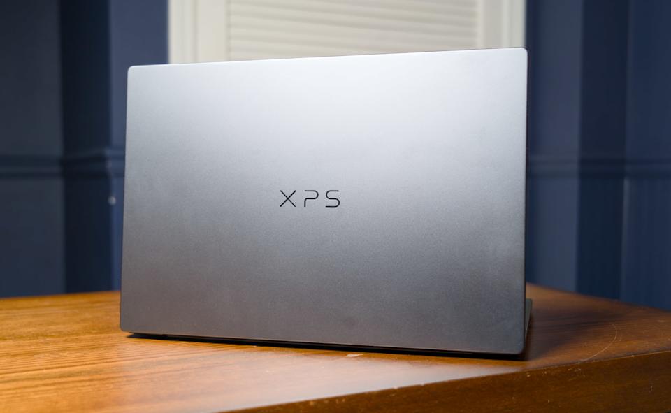 Dell XPS 14 (2026) case logo