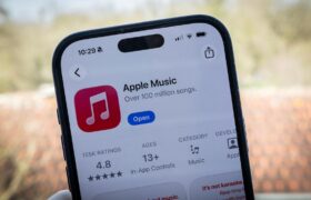 Apple Music peut désormais repérer le contenu généré par l’IA, mais uniquement si les distributeurs choisissent de l’étiqueter