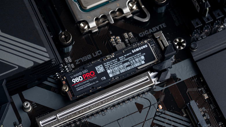 Samsung 980 Pro NVMe SSD installed on a Gigabyte motherboard.