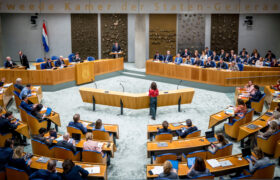Gouvernement néerlandais : réduction de 16% des effectifs grâce à l&rsquo;IA